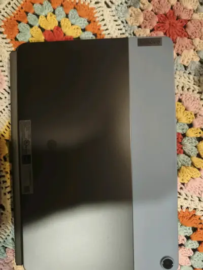 Chromebook Lenovo con teclado desmontable - miniatura 5