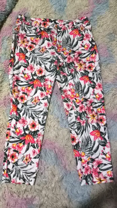 Pantalones florales para mujer - miniatura 1