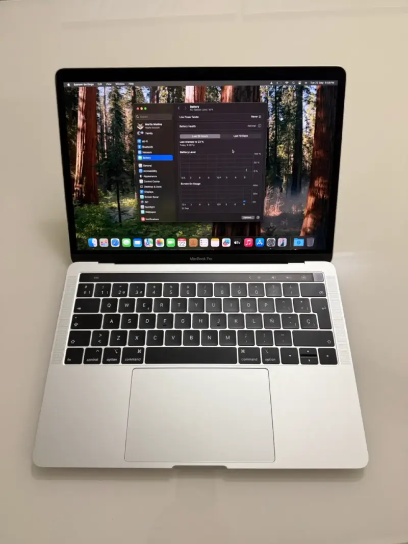 MacBook Pro 13” Touch Bar – Intel i5, 8 GB RAM, - 1