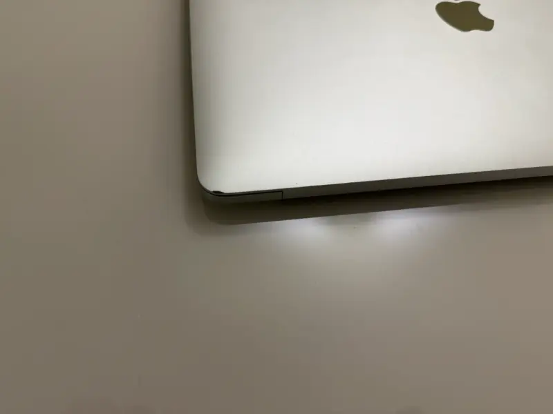 MacBook Pro 13” Touch Bar – Intel i5, 8 GB RAM, - 3