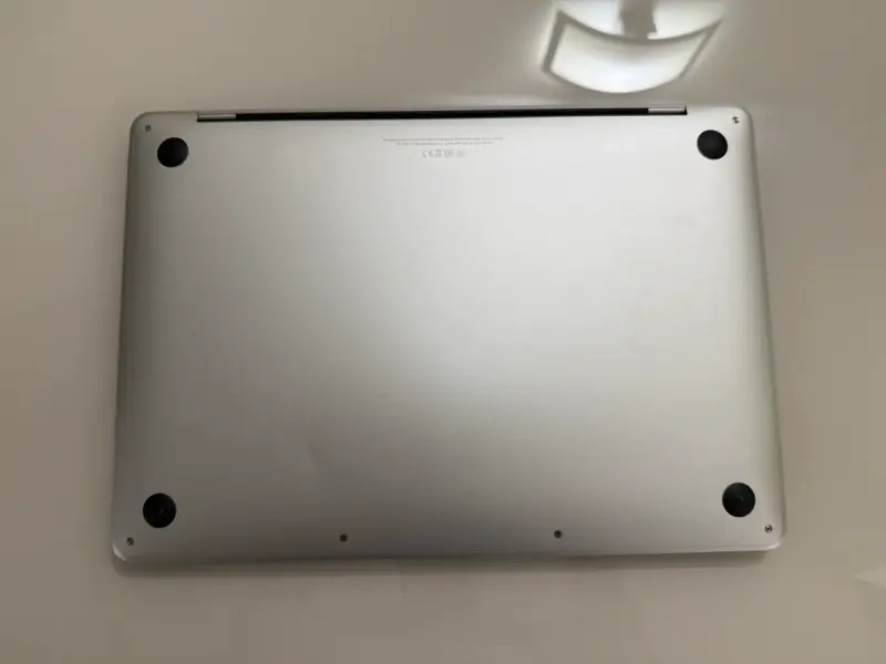 MacBook Pro 13” Touch Bar – Intel i5, 8 GB RAM, - 4