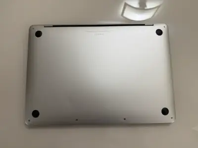MacBook Pro 13” Touch Bar – Intel i5, 8 GB RAM, - miniatura 4