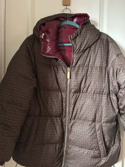 Chaqueta reversible Michael Kors burdeo y café - miniatura 1