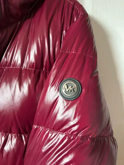 Chaqueta reversible Michael Kors burdeo y café - miniatura 3