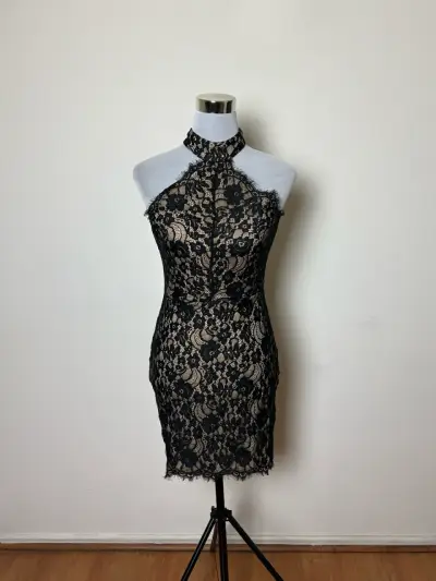 Vestido de fiesta New Look encaje negro y nude - miniatura 2