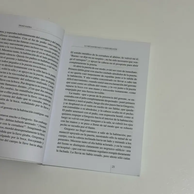 Libro 'La Metamorfosis y Otros Relatos' Franz Ka - 4
