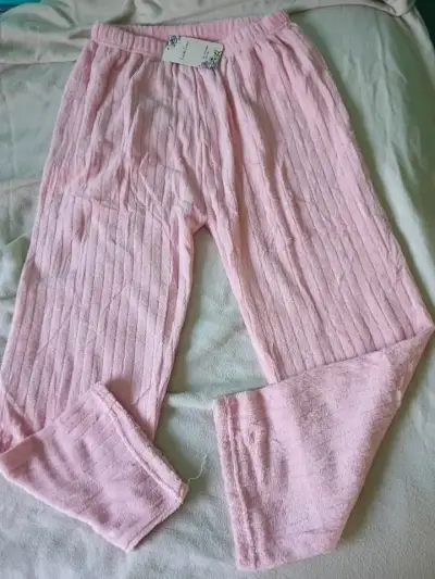Pijamas  de felpa para mujer en varios colores - miniatura 2