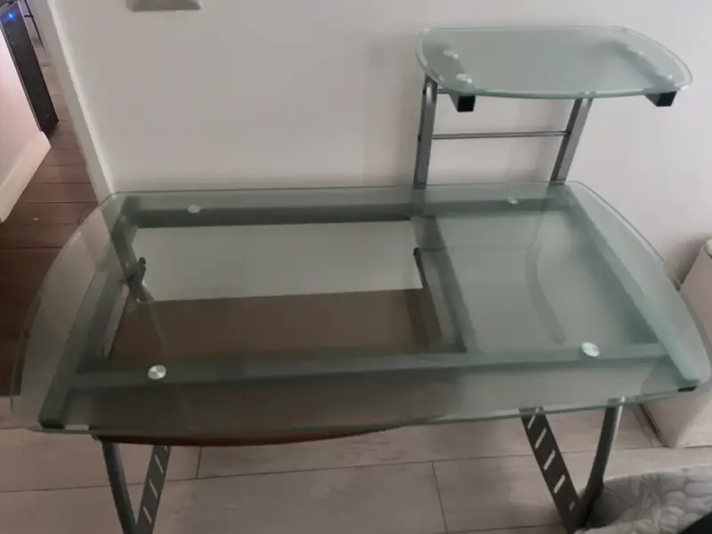 Escritorio de vidrio - 2