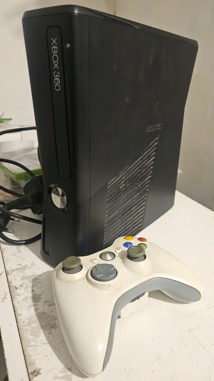Consola Xbox 360 - 3