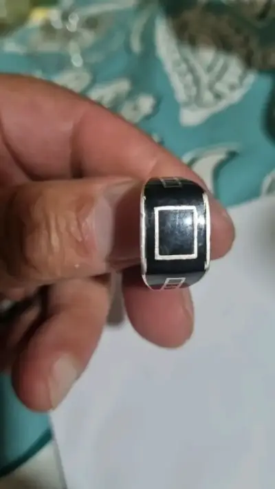 Anillo de acero inoxidable con diseño geométrico - miniatura 2