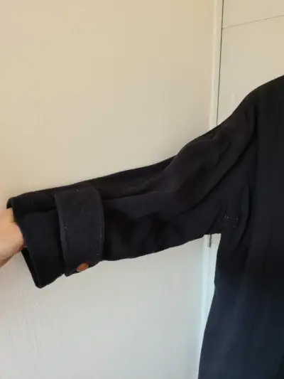Abrigo de lana negro talla S con botones de madera - miniatura 3