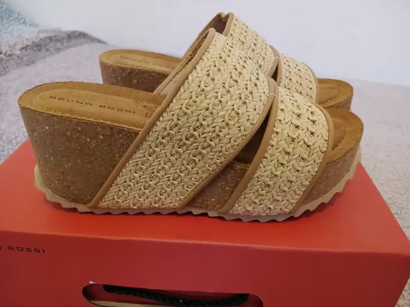 Sandalias plataforma beige Bruno Rossi - 1
