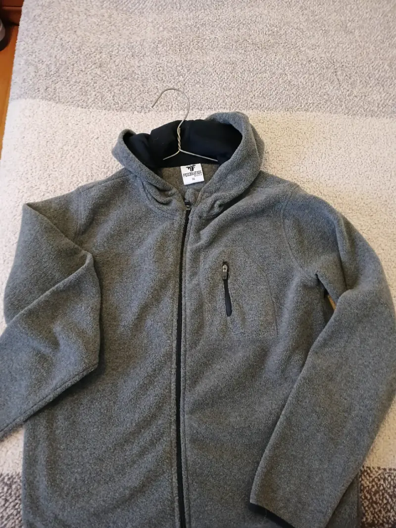 Chaqueta de lana gris con capucha Federation - 1