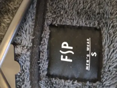 Chaqueta de lana con capucha para hombre - miniatura 3
