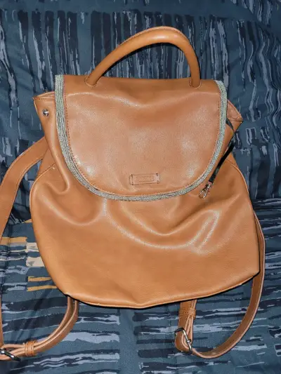 Mochila de cuero marrón Secret con cierre - miniatura 1