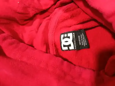 Polerón con capucha rojo DC Shoes talla M - miniatura 3