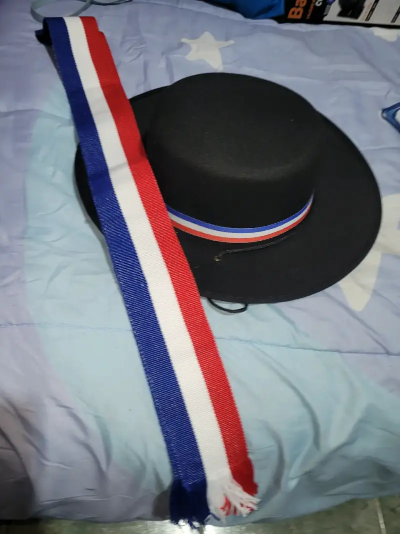 Chaqueta huaso color beige XL, sombrero XL y faja - 1