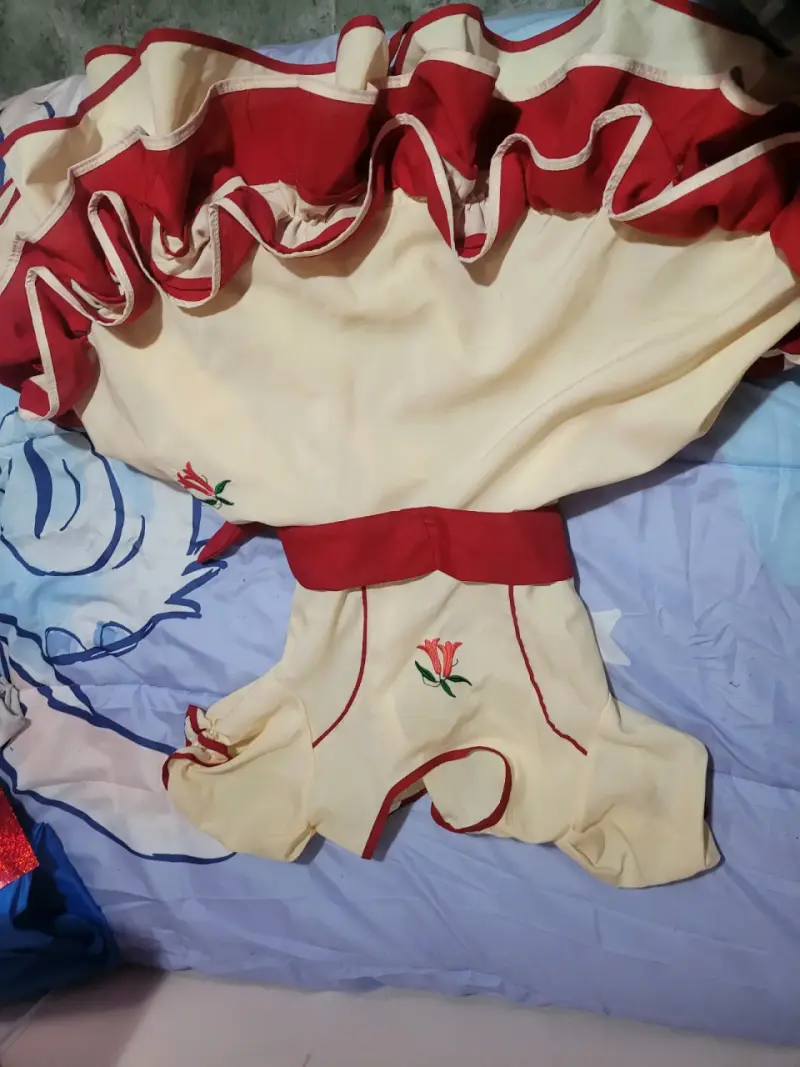 Vestido de cueca talla 8 beige con Volantes Rojos - 1
