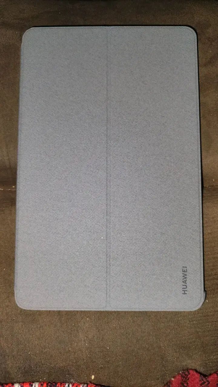 Tablet Huawei MatePad  con funda - 4
