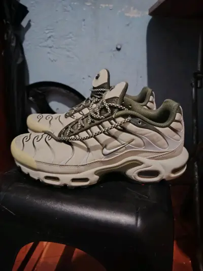 Zapatillas deportivas Nike Air Max beige y verde - miniatura 1
