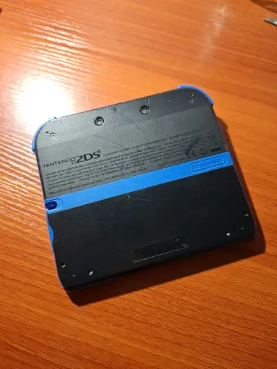 Consola Nintendo 2DS Negra con Estuche y Cargador - miniatura 2