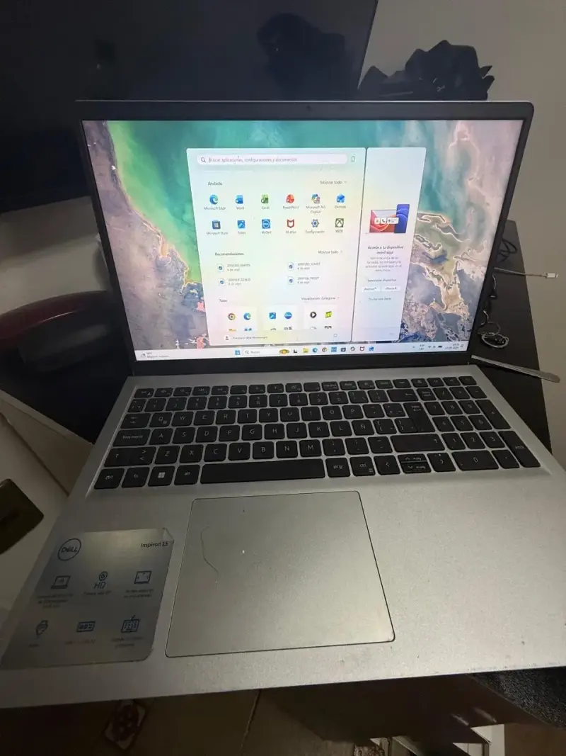 Laptop Dell Inspiron 15 HD Plateada