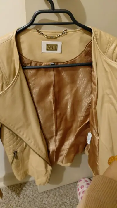 Chaqueta de cuero mostaza Ash con diseño acolchado - miniatura 3