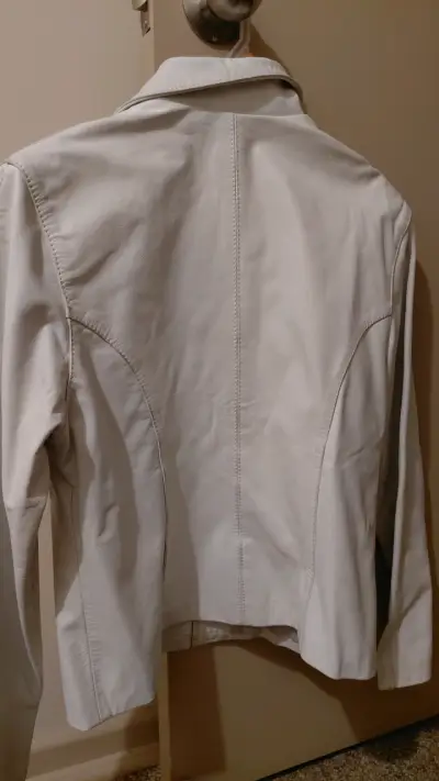 Chaqueta de cuero sintético blanca para mujer - miniatura 2