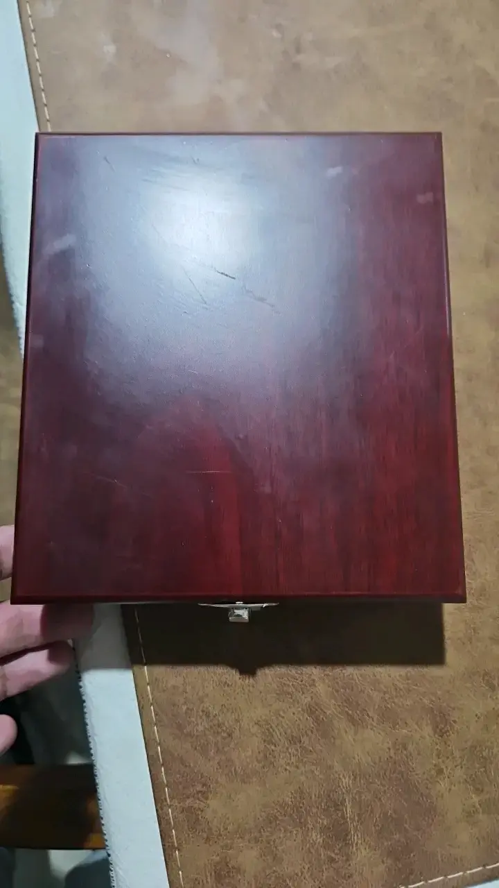 Set de accesorios para vino en caja de madera - 3