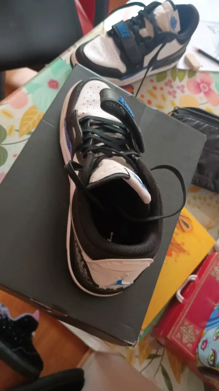 Zapatillas Nike Air Jordan negras y blancas - 3