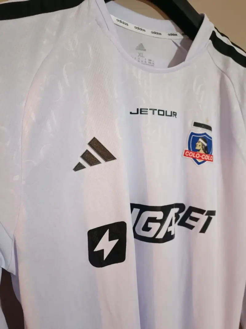 Camiseta Colo-Colo 2026 manga larga XL da para L - 2