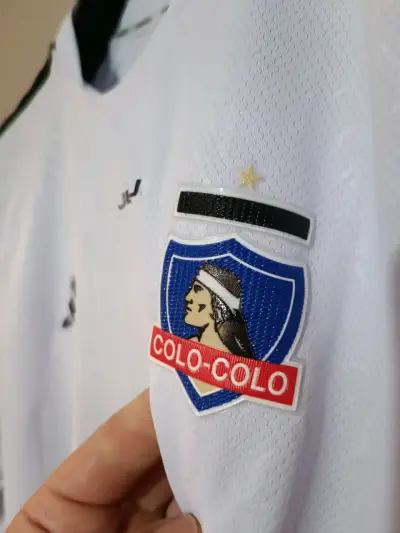 Camiseta Colo-Colo 2026 manga larga XL da para L - miniatura 4