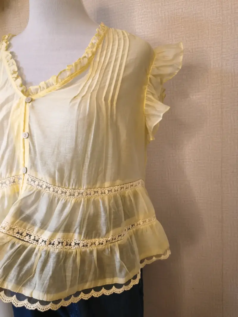 Blusa amarilla con volantes talla L - 3