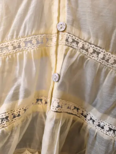 Blusa amarilla con volantes talla L - miniatura 5
