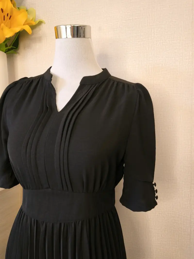 Vestido negro plisado talla S - 3