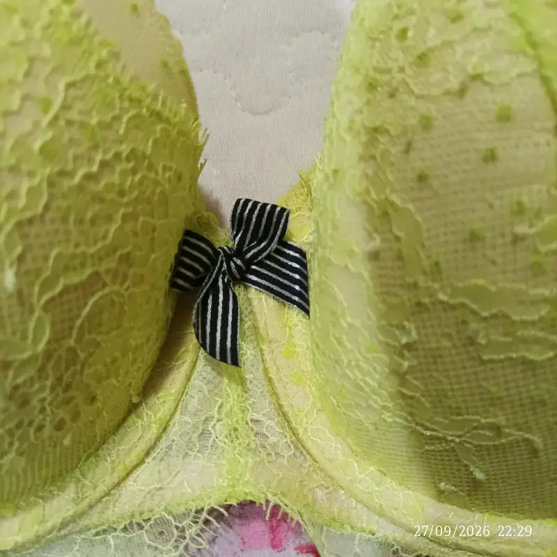 Sostén verde pistacho encaje Victoria's Secret - 2
