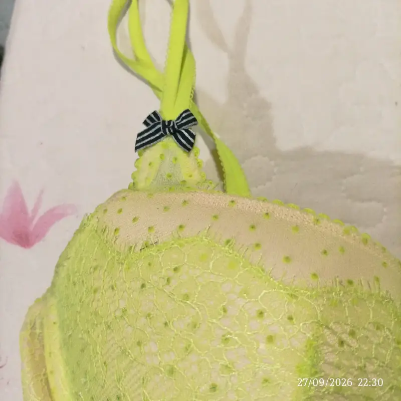 Sostén verde pistacho encaje Victoria's Secret - 3