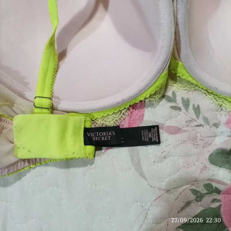 Sostén verde pistacho encaje Victoria's Secret - 5