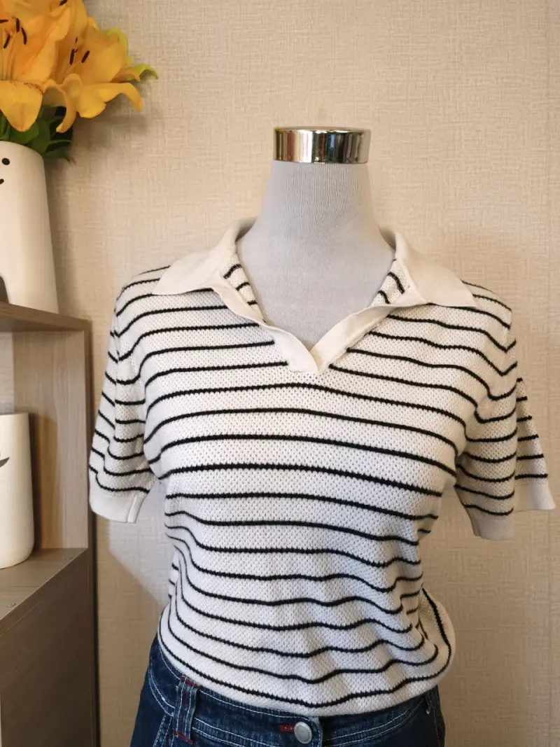 Polera de rayas blancas y negras talla M - 4