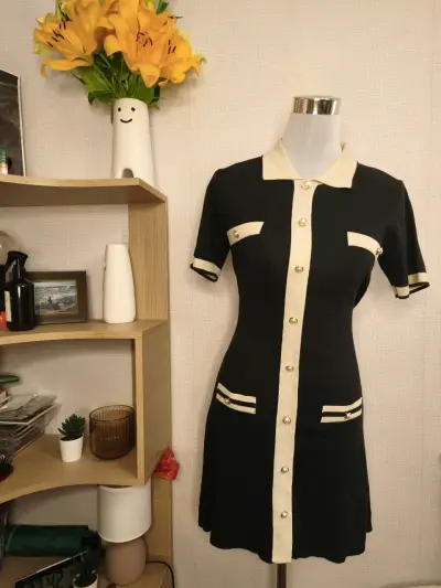 Vestido negro con detalles en crema talla M - miniatura 1