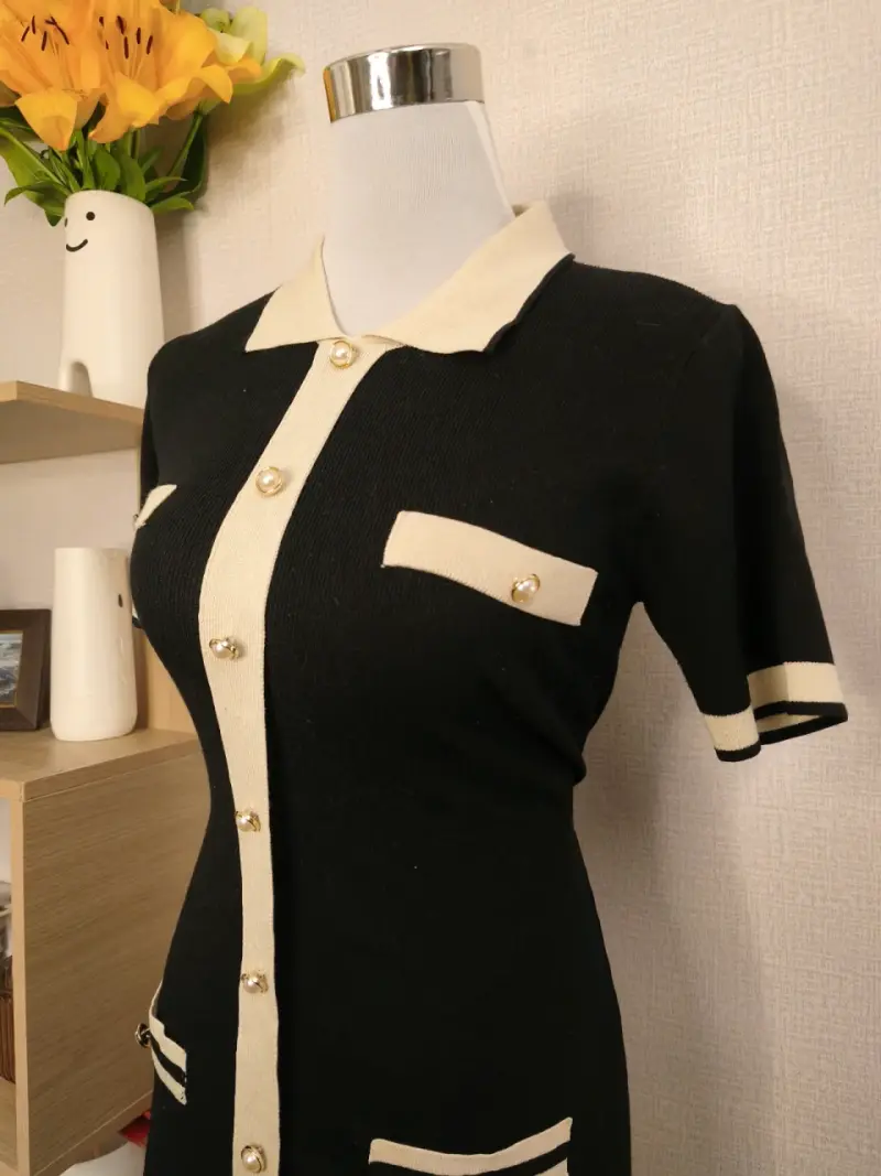 Vestido negro con detalles en crema talla M - 2