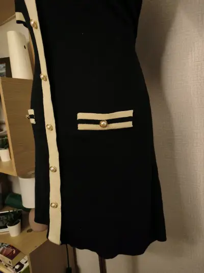 Vestido negro con detalles en crema talla M - miniatura 3
