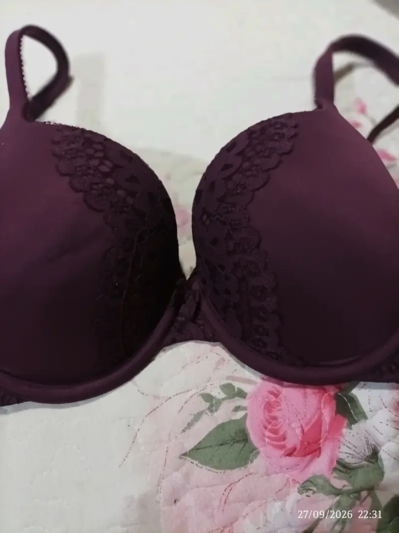 Sostén morado con encaje Victoria's Secret - 1