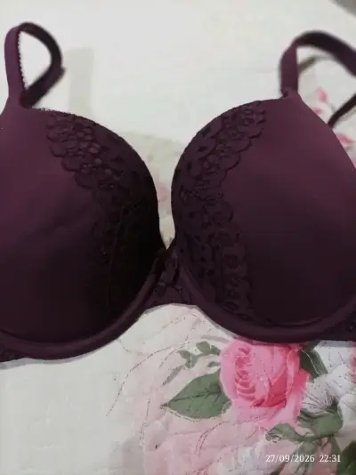 Sostén morado con encaje Victoria's Secret - miniatura 1