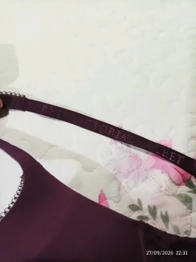 Sostén morado con encaje Victoria's Secret - miniatura 5