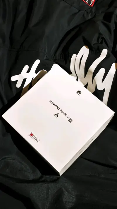 Smartphone Huawei Pura80 Ultra con caja - miniatura 2