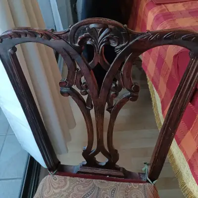Comedor estilo madera caoba 6 sillas y 2 sitiales - miniatura 3
