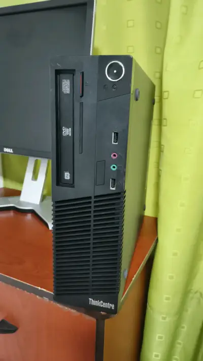 CPULenovo ThinkCentre - miniatura 1