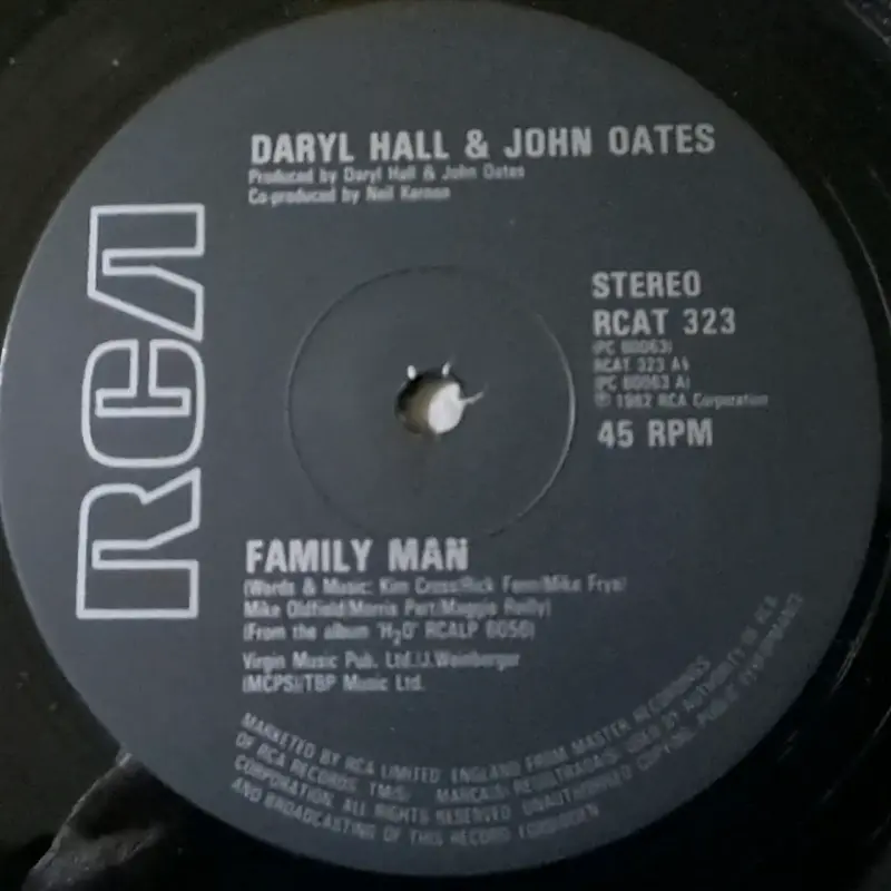 Vinilo Hall & Oates Family Man 45 RPM - 4