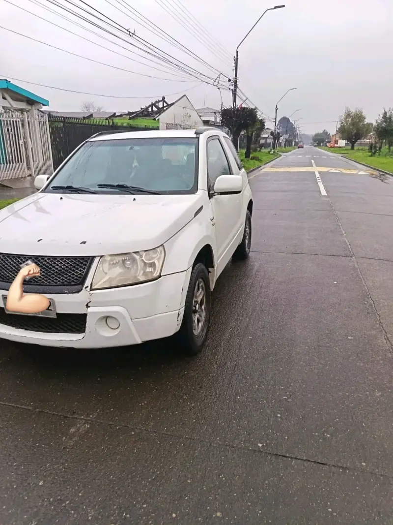 Suzuki Grand Vitara 4x4 en buen estado año 2006 - 3